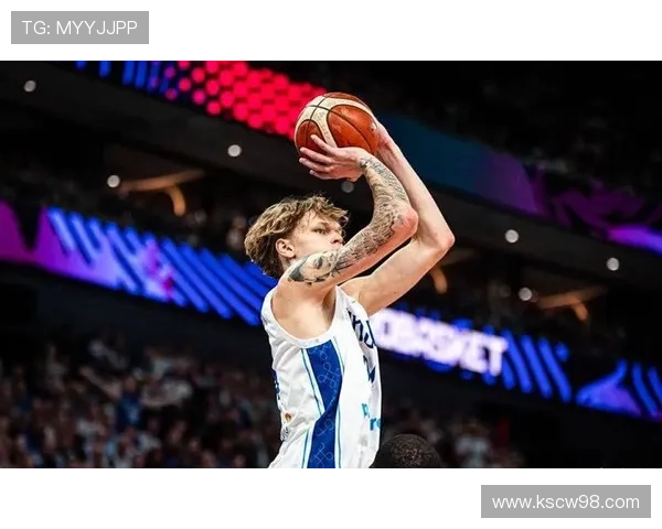 基德称赞克里斯蒂三分命中率高达565防守表现同样出色